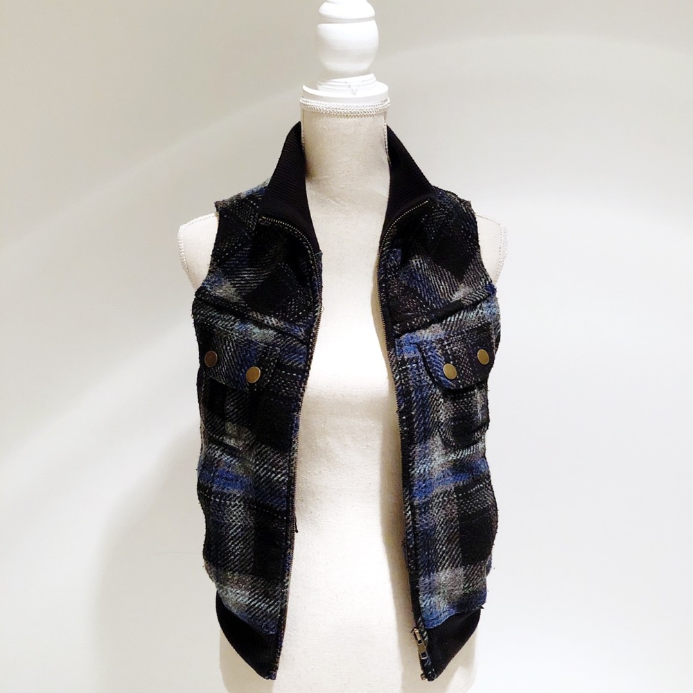 Daytrip Vest 😍💙🖤
